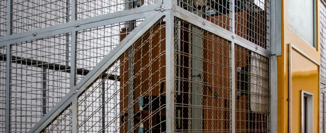 Hydraulic vs Electric Elevator